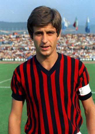 Gianni Rivera con la maglia del Milan, che ha indossato per 19 stagioni. Ap